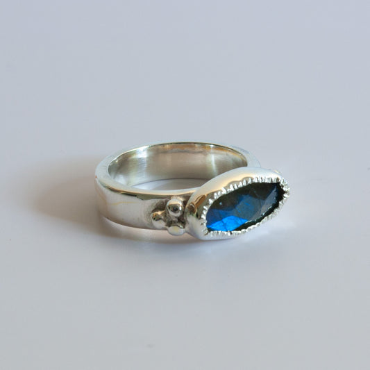 sterling silver and labradorite ring